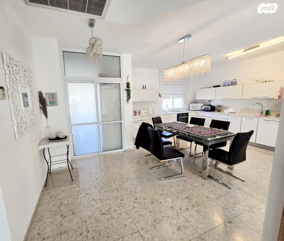 בית פרטי/ קוטג', חגווי הסלע, מגדים, מעלה אדומים