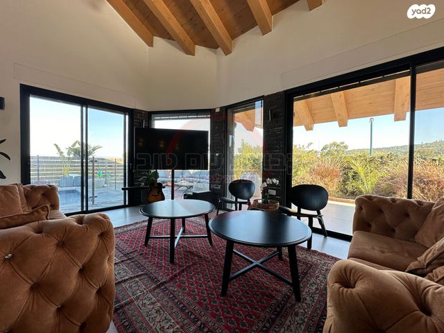 בית פרטי/ קוטג', נורית