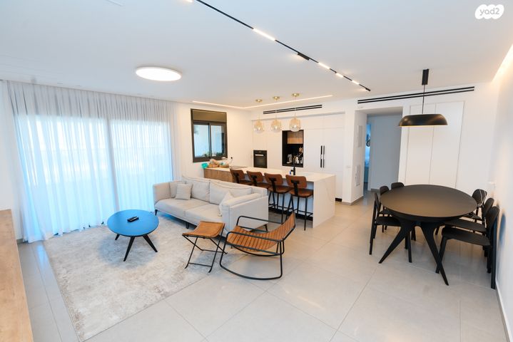 דירה, אור ים, אור עקיבא