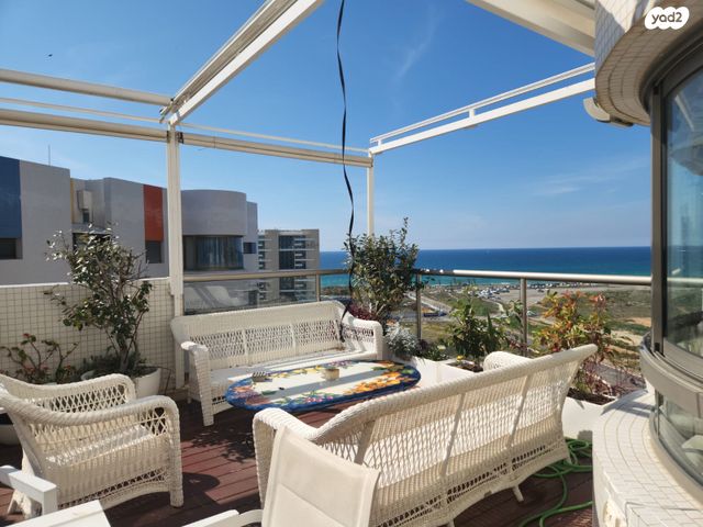 גג/ פנטהאוז, מיכאל נאמן 22, גלילות, תל אביב יפו