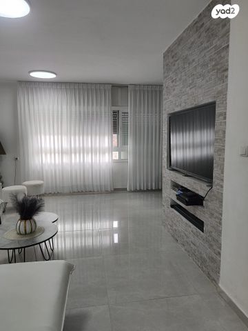 דירה, רפאל דה לה פרגולה, גילה, ירושלים