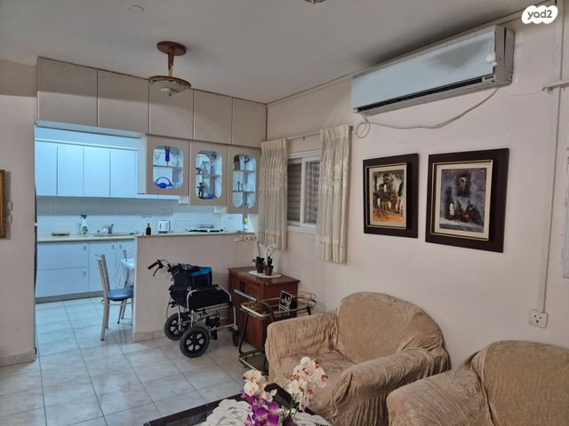 דירה, בנימין יהלום, פתח תקווה