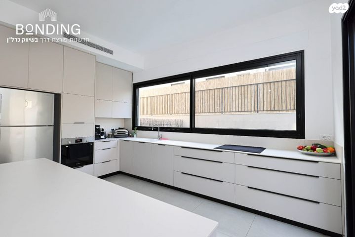 דירת גן, אבן יהודה