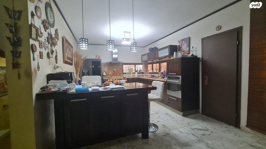 דו משפחתי, נווה אלון, לוד