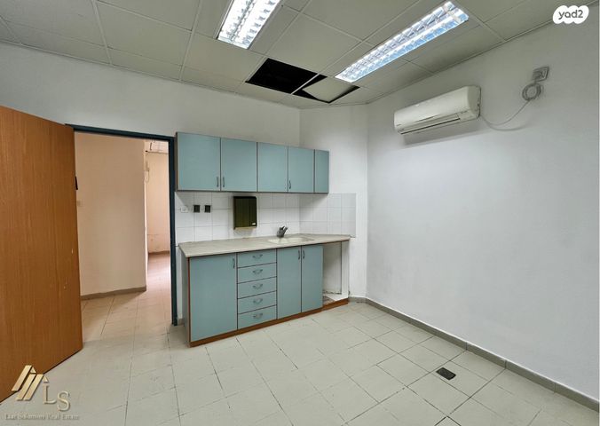 משרדים, פרדס חנה כרכור