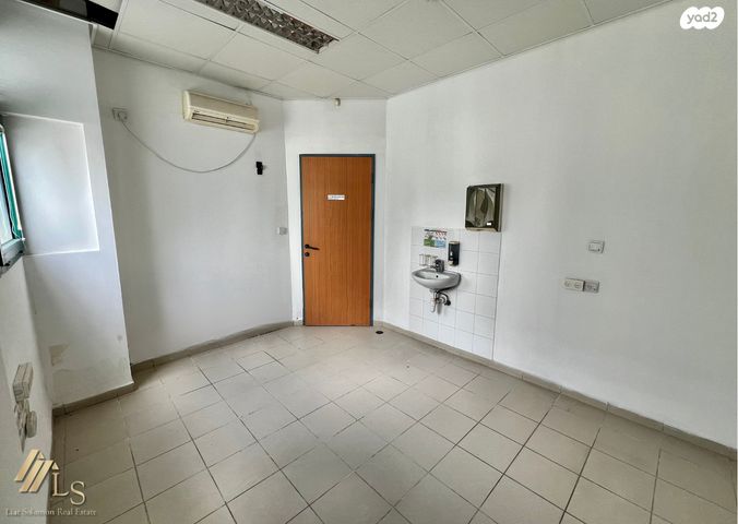 משרדים, פרדס חנה כרכור