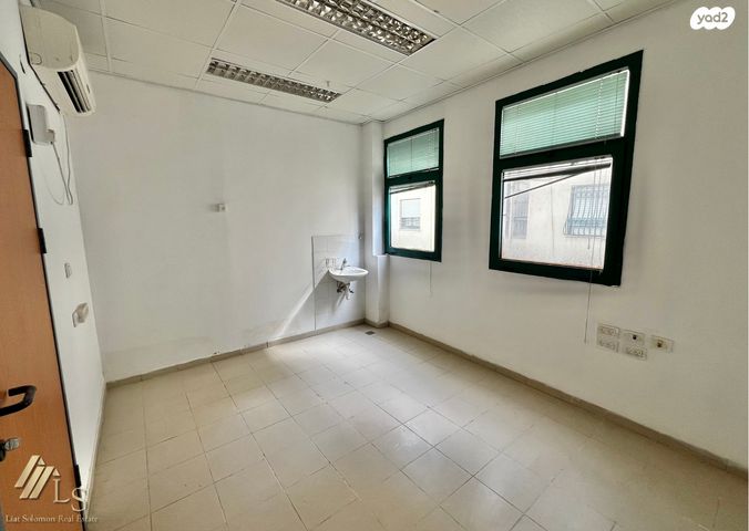 משרדים, פרדס חנה כרכור