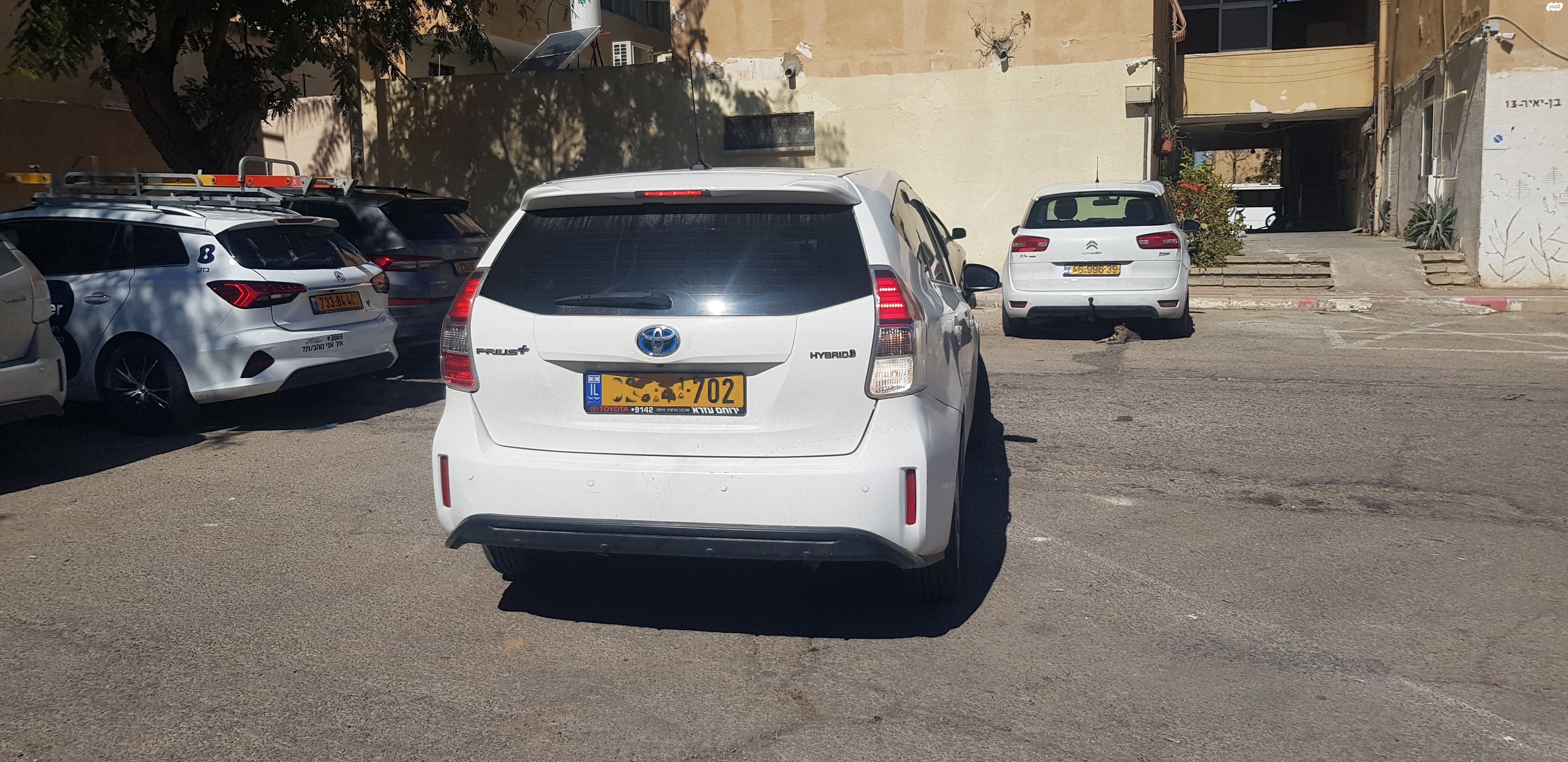 מודעת רכב טויוטה פריוס פלוס
