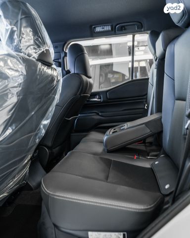 טויוטה לנד קרוזר