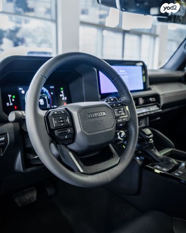 טויוטה לנד קרוזר