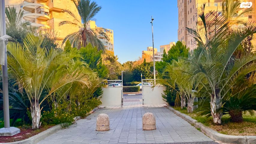 דירה, פנחס אילון 20, קרית אילון, חולון