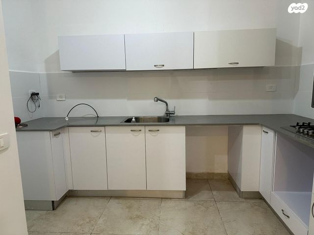 דירה, ברקת, אבני חן, חריש