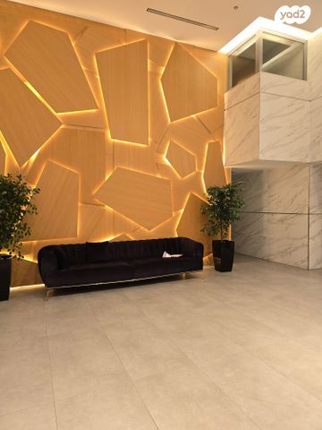 דירה, יהוד מונוסון