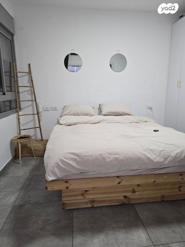 דירה, יהוד מונוסון