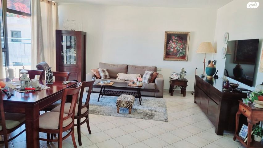 דירה, הגיבורים, מרכז העיר, חדרה