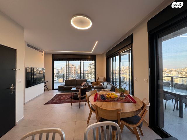 גג/ פנטהאוז, אבנר 2, אזור הבילויים, רמת גן