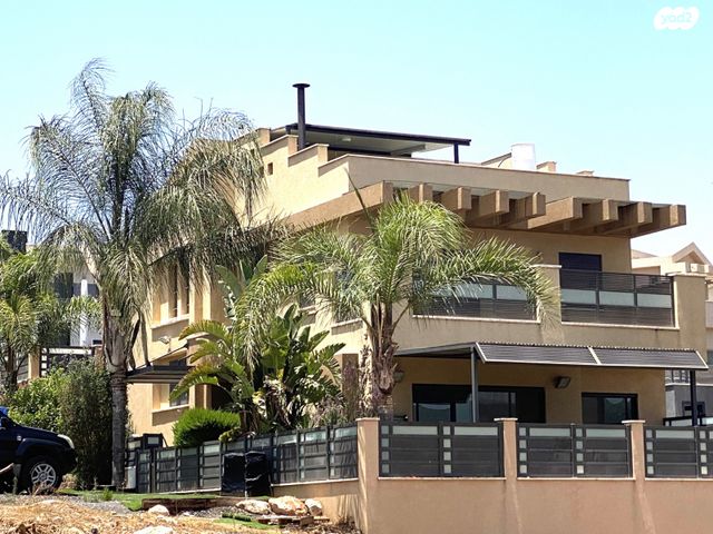 בית פרטי/ קוטג', הברושים, חוסן, חוסן