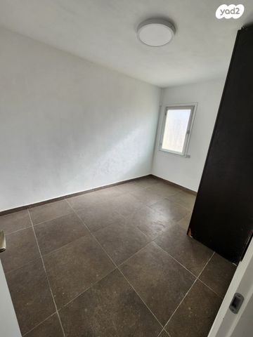 דירה, בר כוכבא, ירוחם