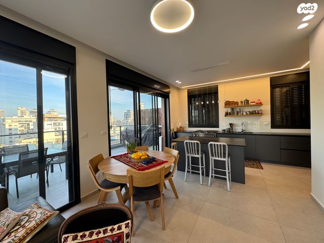 גג/ פנטהאוז, אבנר 2, אזור הבילויים, רמת גן