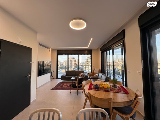 גג/ פנטהאוז, אבנר 2, אזור הבילויים, רמת גן