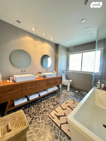 דירה, הגנים, נווה גן, רמת השרון