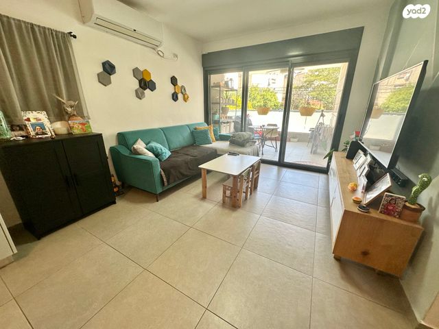 דירה, הרצליה