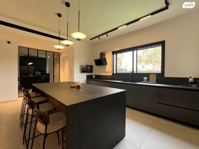 בית פרטי/ קוטג', פרדס חנה כרכור