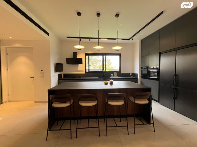 בית פרטי/ קוטג', פרדס חנה כרכור