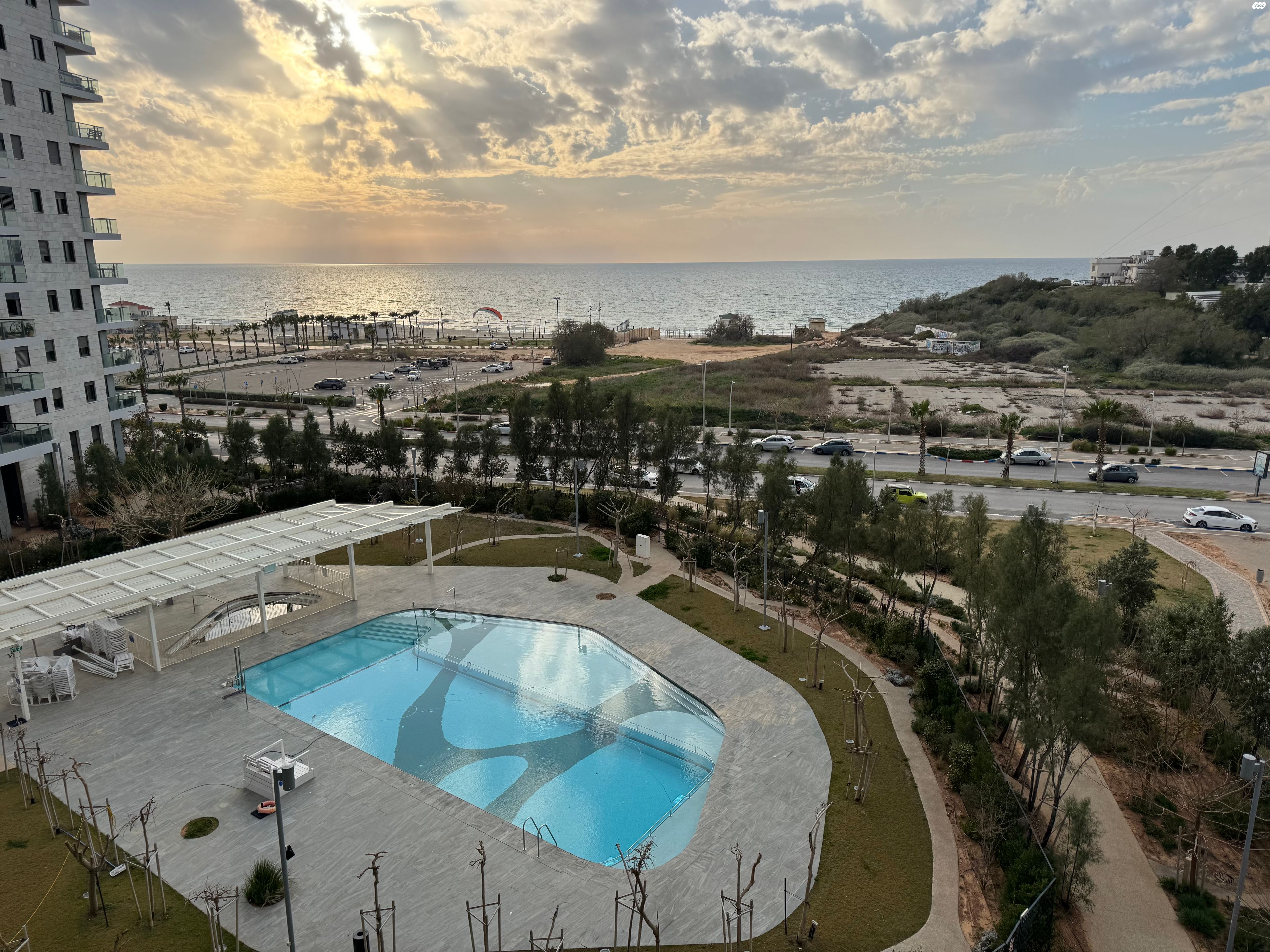 שדרות רחבעם זאבי 13