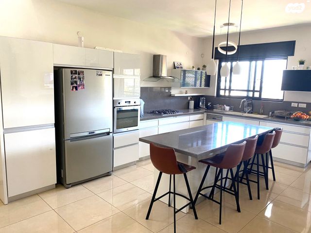 בית פרטי/ קוטג', הברושים, חוסן, חוסן