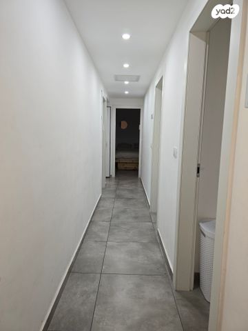 דירה, יהוד מונוסון