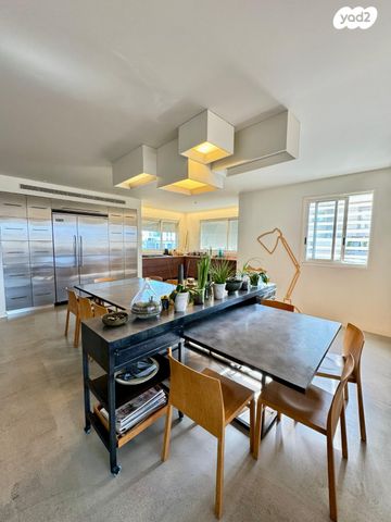 דירה, הגנים, נווה גן, רמת השרון