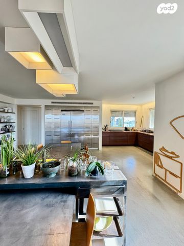 דירה, הגנים, נווה גן, רמת השרון