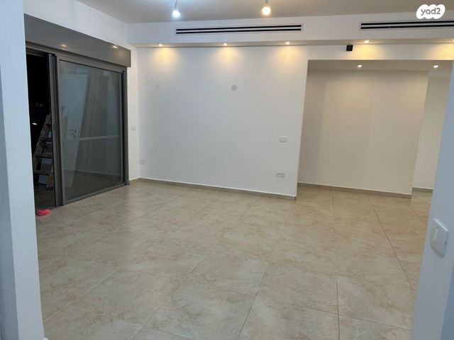 דירה, ברקת, אבני חן, חריש