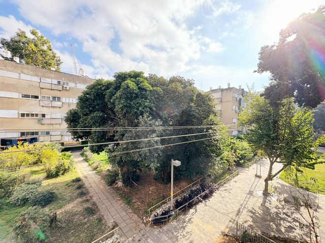 דירה, מעפילי אגוז 42, נווה חן, תל אביב יפו