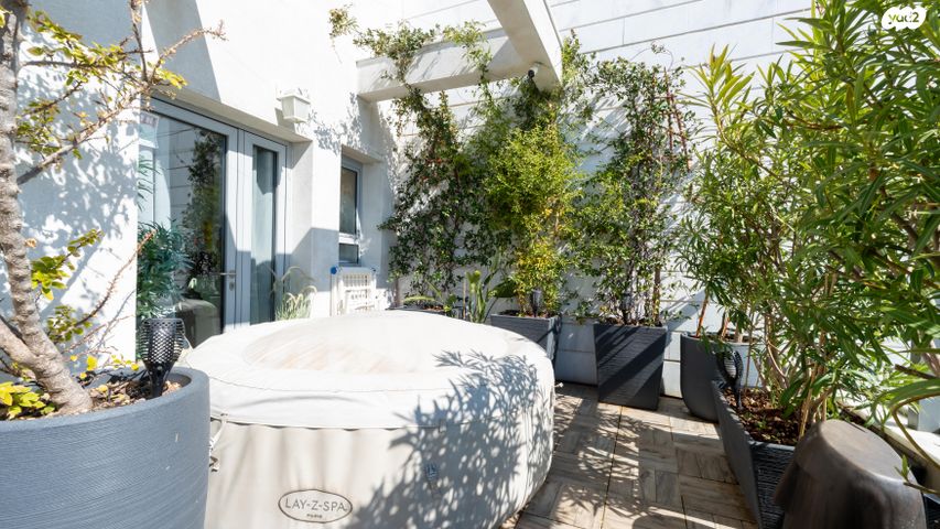 גג/ פנטהאוז, ברתיני גארי 8, תל אביב יפו