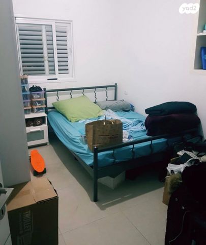 דירה, האחים אוסטשינסקי, ראשונים, ראשון לציון