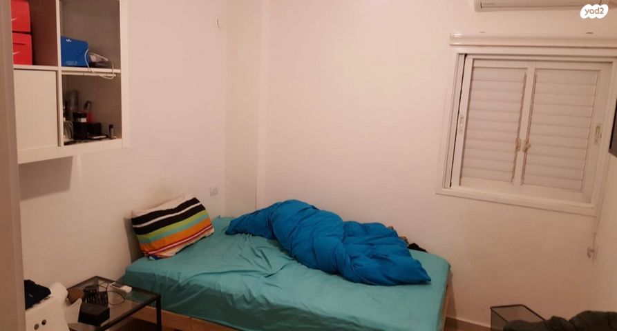 דירה, האחים אוסטשינסקי, ראשונים, ראשון לציון