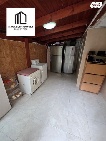 דירת גן, נאות הדרים (חבצלת הצעירה), קרית עקרון