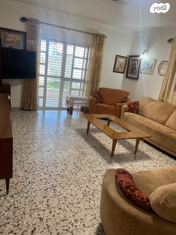 בית פרטי/ קוטג', חומה ומגדל, שכונה ג', באר שבע