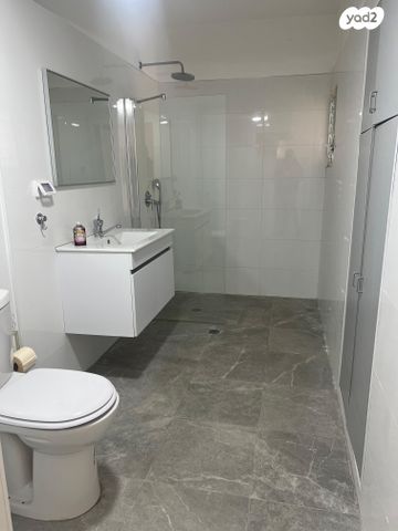 בית פרטי/ קוטג', חומה ומגדל, שכונה ג', באר שבע