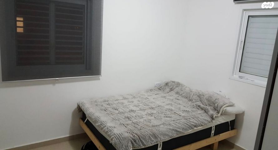 דירה, האחים אוסטשינסקי, ראשונים, ראשון לציון