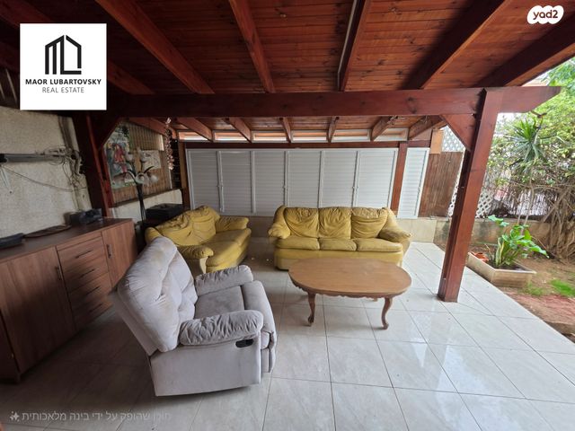 דירת גן, נאות הדרים (חבצלת הצעירה), קרית עקרון