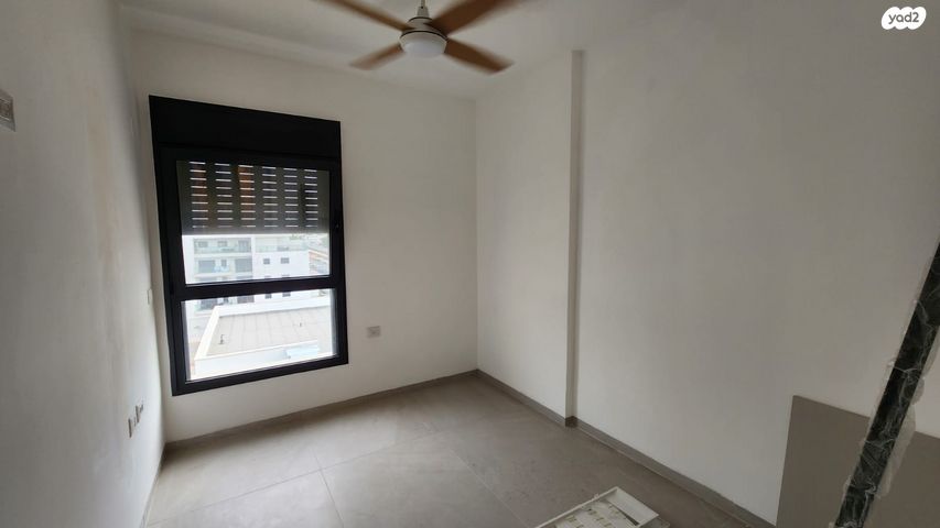 גג/ פנטהאוז, שמעון פרס/ האצטדיון, נהריה