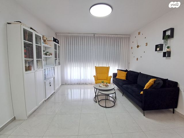 דירה, סחלב, הכלניות, שדרות