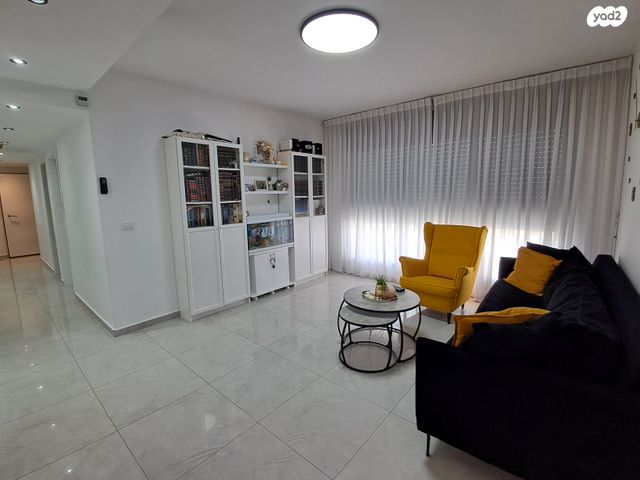 דירה, סחלב, הכלניות, שדרות