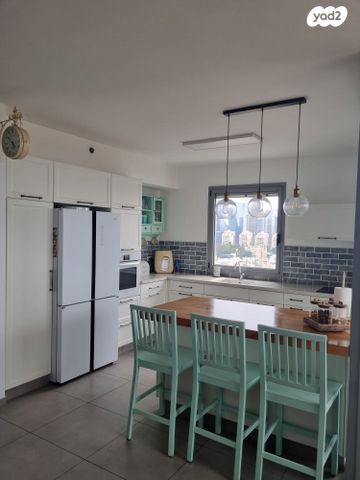 דירה, חרות, רמת גן