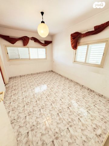 דירה, מעפילי אגוז 42, נווה חן, תל אביב יפו