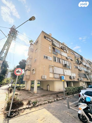 דירה, מעפילי אגוז 42, נווה חן, תל אביב יפו