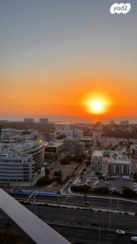 דירה, אריק איינשטיין, הרצליה ב', הרצליה